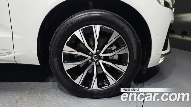 Вольво XC60 — Фото автомобиля 20