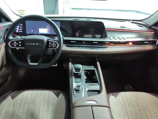 Chery Arrizo 8 — Фото автомобиля 12
