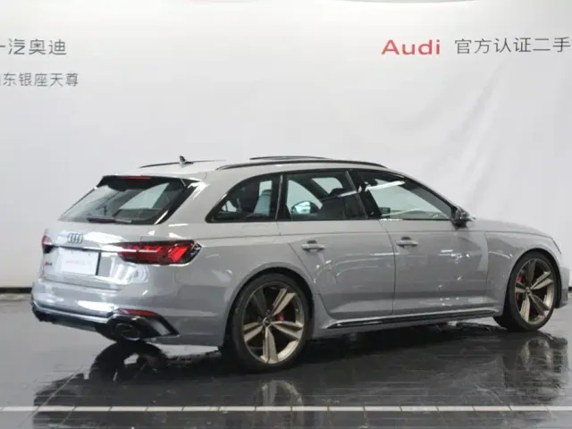 Audi RS 4 — Фото автомобиля 5