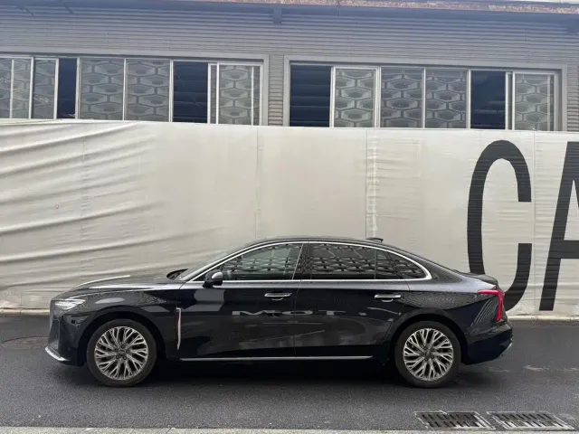 Hongqi H5 — Фото автомобиля 9