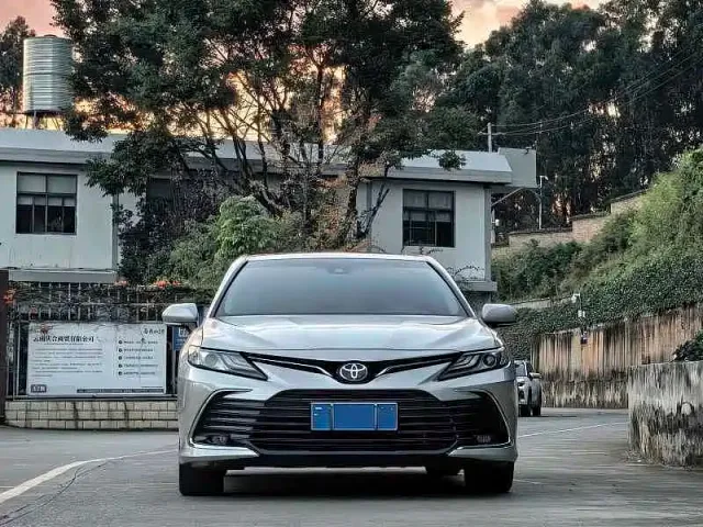 Toyota Camry — Фото автомобиля 2