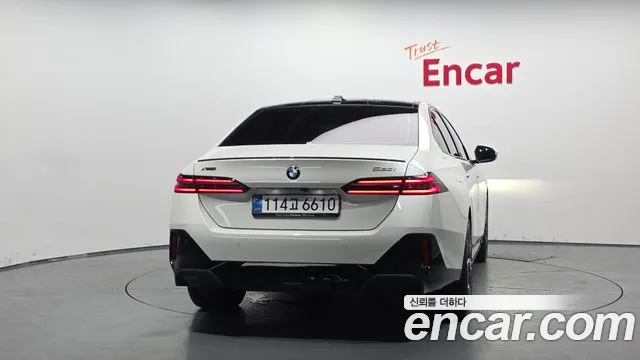 BMW 5-Series 5 серия (G60) 530i xDrive M Sport Pro Special Edition — Фото автомобиля 4
