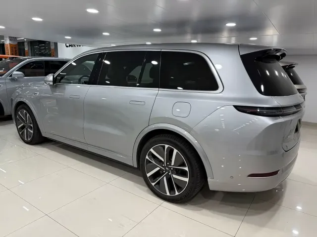 Li Auto L9 — Фото автомобиля 4