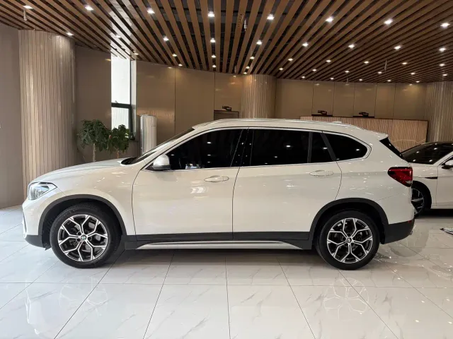BMW X1 — Фото автомобиля 2