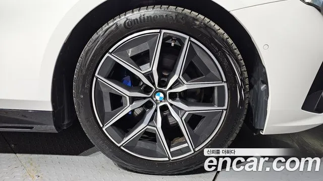 BMW 5 Series — Фото автомобиля 6