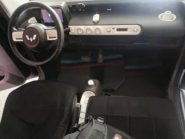Wuling Hongguang Mini EV — Фото автомобиля 12