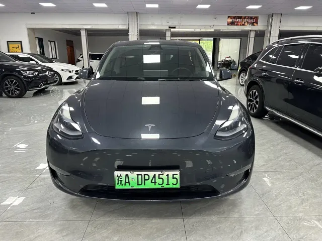 Фотография автомобиля — Tesla Model Y