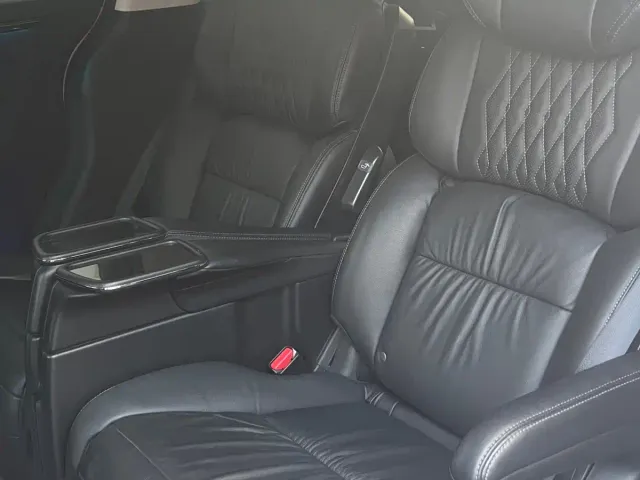 Honda Elysion — Фото автомобиля 6