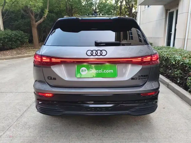 Audi Q5 e-tron — Фото автомобиля 5