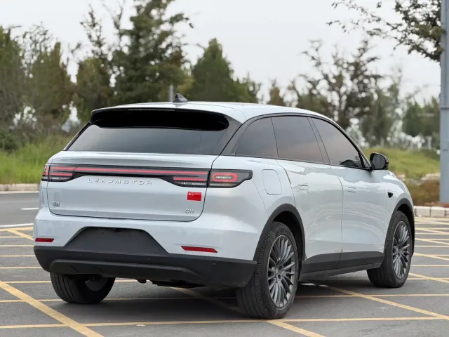Leapmotor Leapmotor C11 2023 Extended Range 200 Comfort Edition — Фото автомобиля 7
