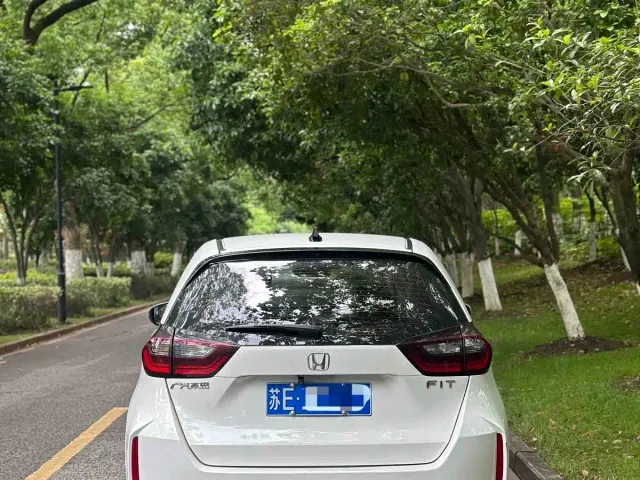 Honda Fit — Фото автомобиля 9