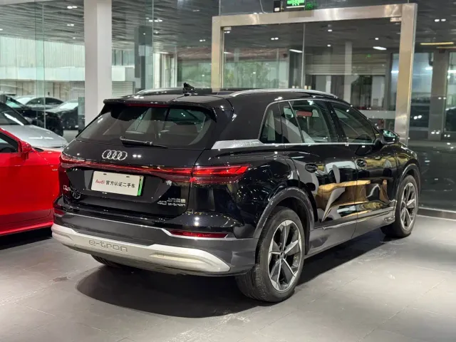 Audi Q5 e-tron — Фото автомобиля 4
