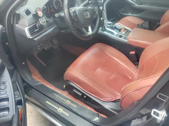 Honda Accord — Фото автомобиля 9