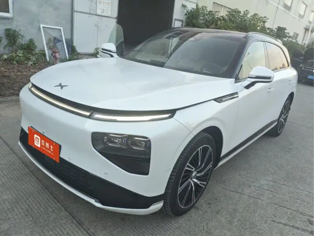 Xpeng G9 — Фото автомобиля 10