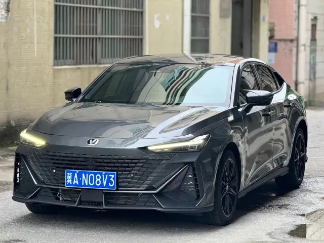 Фотография автомобиля — Changan UNI-V
