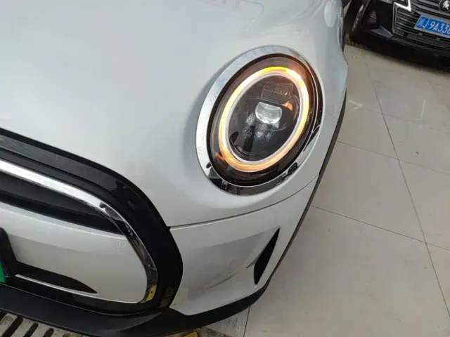 MINI Hatch — Фото автомобиля 23