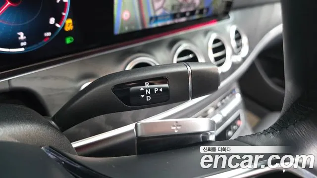 Mercedes-Benz E-Class — Фото автомобиля 9