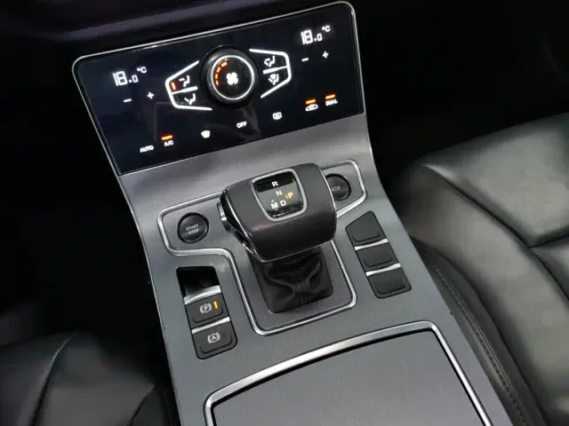 Hongqi H5 — Фото автомобиля 13