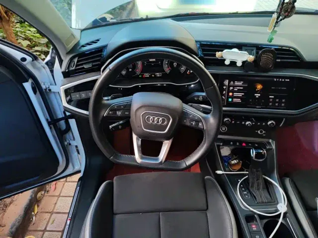 Audi Q3 — Фото автомобиля 11