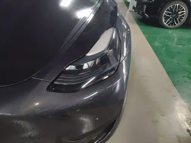 Tesla Model Y — Фото автомобиля 23