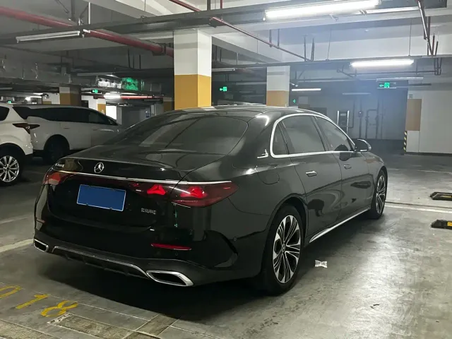 Mercedes-Benz E-Class — Фото автомобиля 6