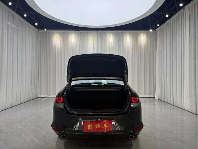 Mazda Axela — Фото автомобиля 15