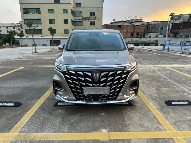 Roewe iMAX8 — Фото автомобиля 2
