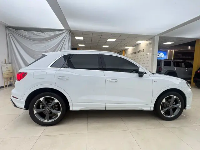 Audi Q3 — Фото автомобиля 5