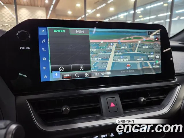 Lexus UX UX300h — Фото автомобиля 15