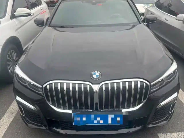 Фотография автомобиля — BMW 7 Series