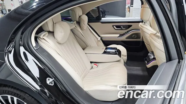 Mercedes-Benz S-Class — Фото автомобиля 17