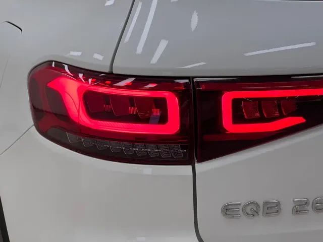 Mercedes-Benz EQB — Фото автомобиля 9