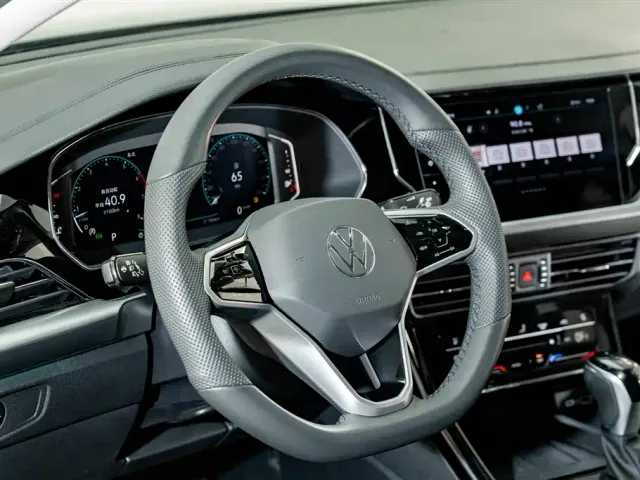 Volkswagen Passat — Фото автомобиля 11