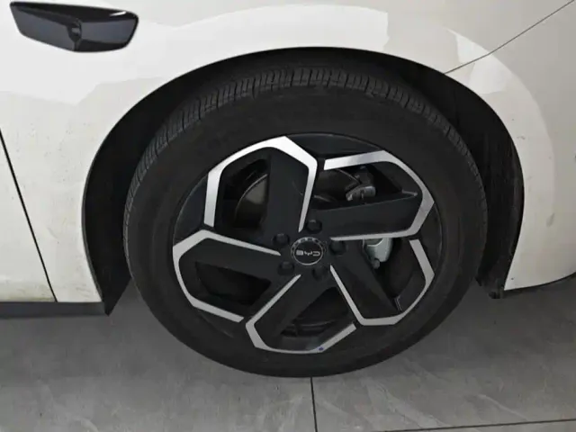 BYD Seal 06 DM-i Touring — Фото автомобиля 6