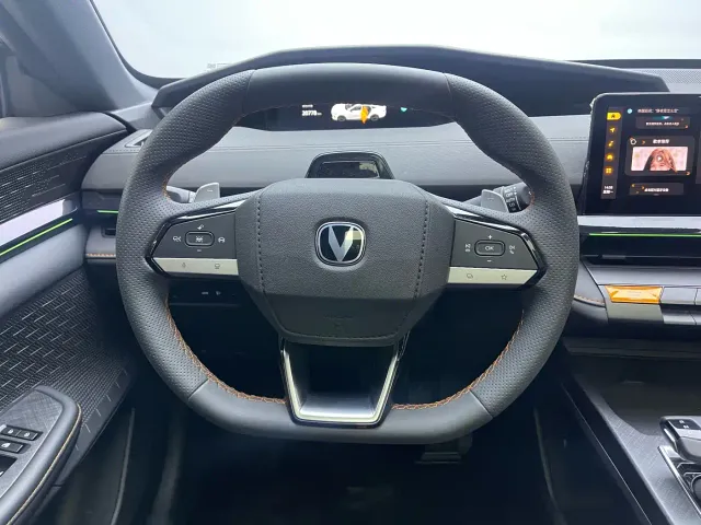 Changan UNI-V — Фото автомобиля 12