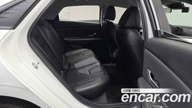 Hyundai AVANTE Avante (CN7) — Фото автомобиля 12