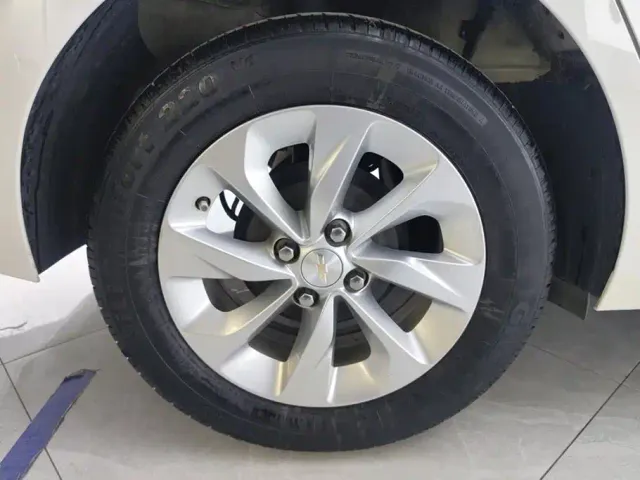 Chevrolet Cavalier — Фото автомобиля 6