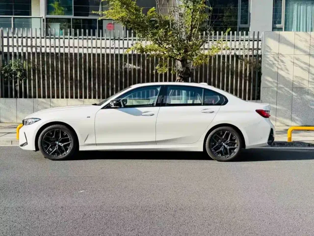 BMW 3 Series — Фото автомобиля 2