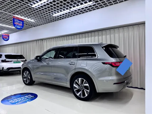 Li Auto ONE — Фото автомобиля 3