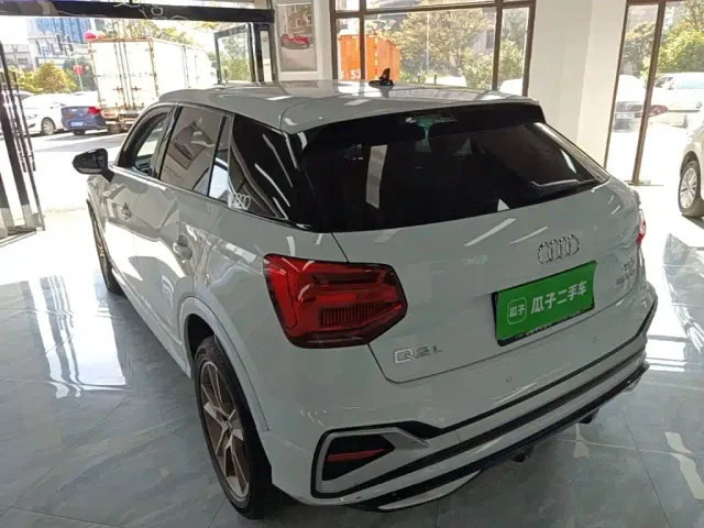 Audi Q2L — Фото автомобиля 4