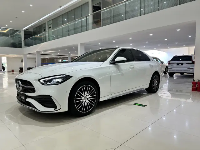 Фотография автомобиля — Mercedes-Benz C-Class