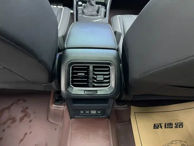 Volkswagen Tiguan L — Фото автомобиля 18