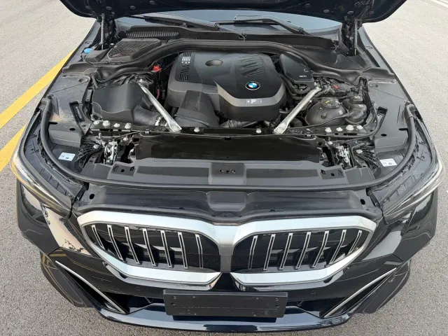 BMW BMW 5 Series 2024 525Li M Sport Package — Фото автомобиля 9