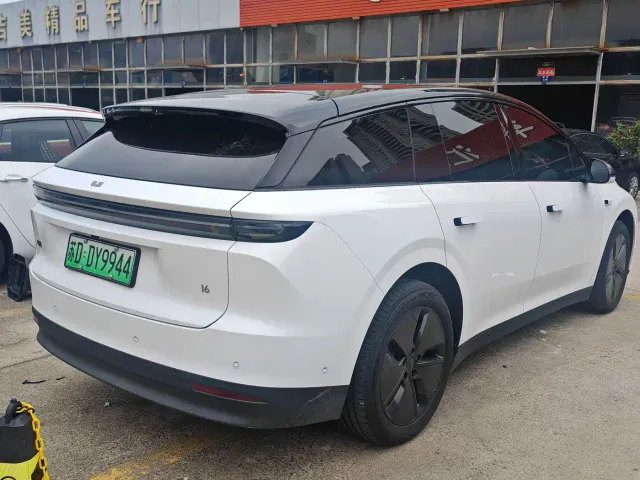 Li Auto i6 — Фото автомобиля 4