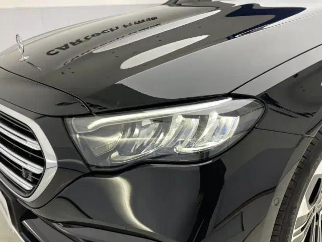 Mercedes-Benz E-Class — Фото автомобиля 9