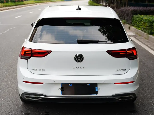 Volkswagen Golf — Фото автомобиля 9