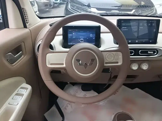 Wuling Hongguang Mini EV — Фото автомобиля 10