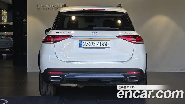 Mercedes-Benz GLE-Class — Фото автомобиля 4