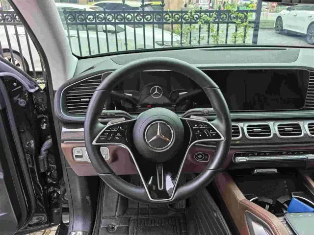 Mercedes-Benz GLE-Class — Фото автомобиля 8