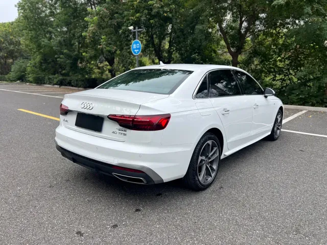 Audi A4L — Фото автомобиля 5